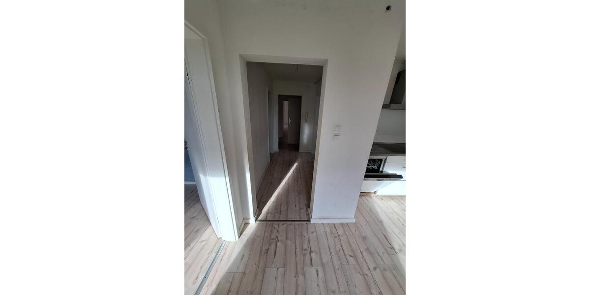 Große 4 Zimmer DG Wohnung inkl. Küche- 98m² 4 zimmer