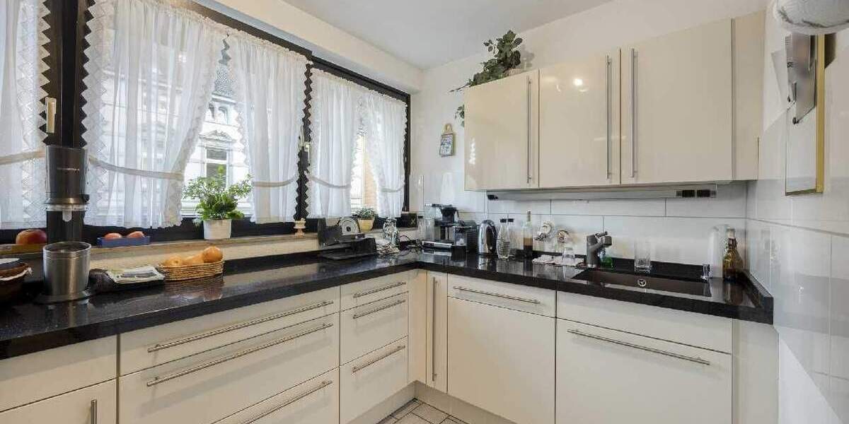 Großzügige 4-Zimmer-Stadtwohnung mit zwei Loggien und Aufzug in Ratingen-Mitte 4 zimmer