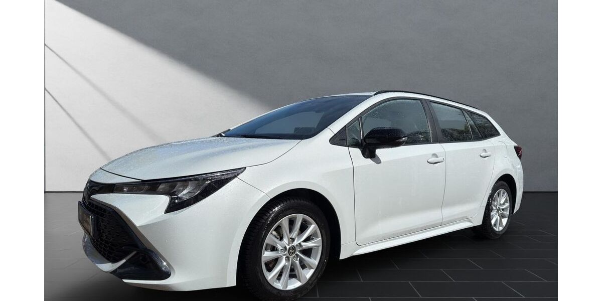 Toyota Corolla 17.008 km 26.450 &euro; Dinslaken 46537