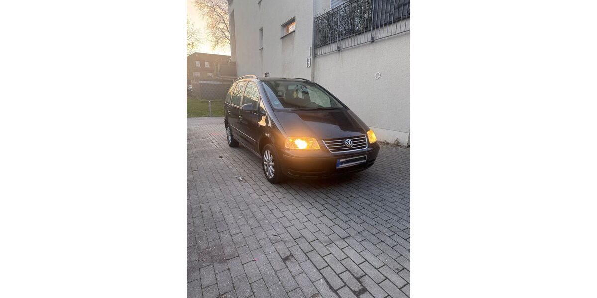 VW Sharan 193.915 km 3.999 € Bottrop 46236