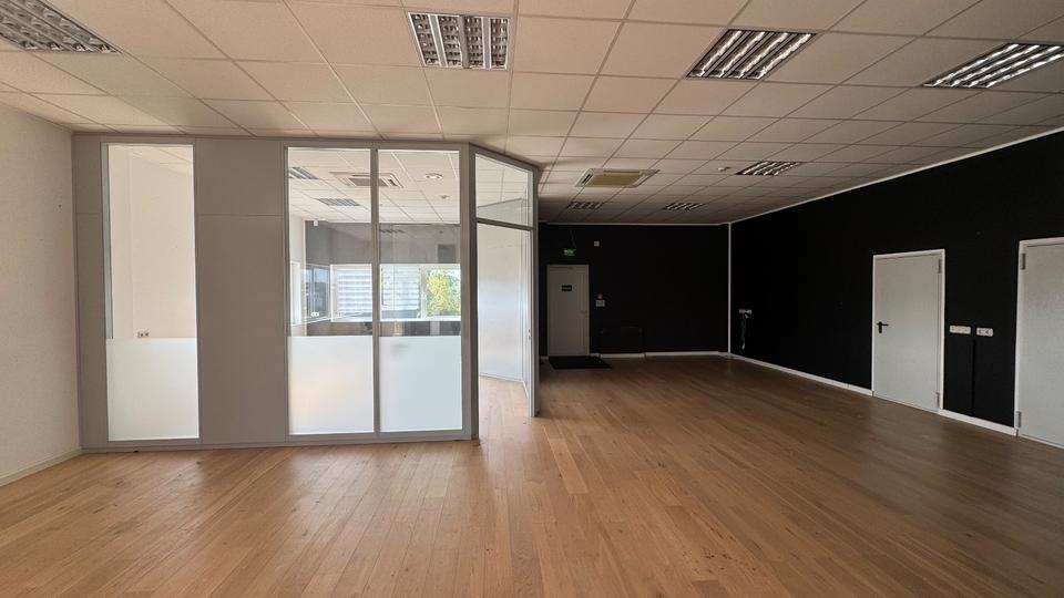 Gewerbehalle in Kamp-Lintfot zur vermieten zimmer