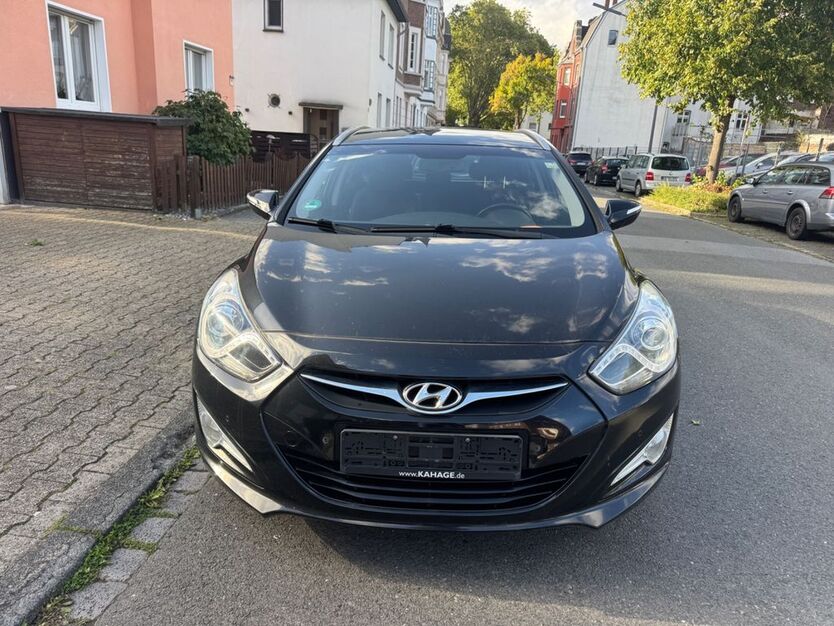 Hyundai i40 202.000 km 5.199 € Gelsenkirchen 45879