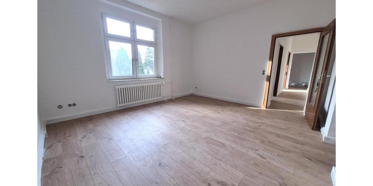 Etagenwohnung Duisburg Hamborn - 4 Zimmer, 94 m&sup2;, 655&euro; | Angebot:26300948