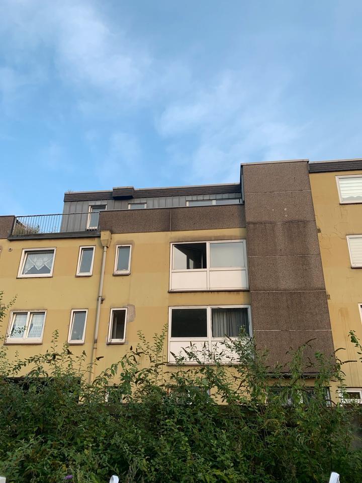 Sanierte zwei 2,5 Zimmer Wohnung mit Terrasse
