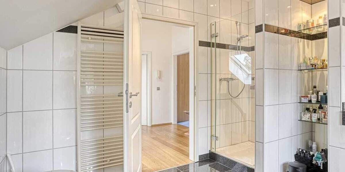 Großzügige Maisonettewohnung mit 900 m² Garten und Garage in Breitscheid 4 zimmer