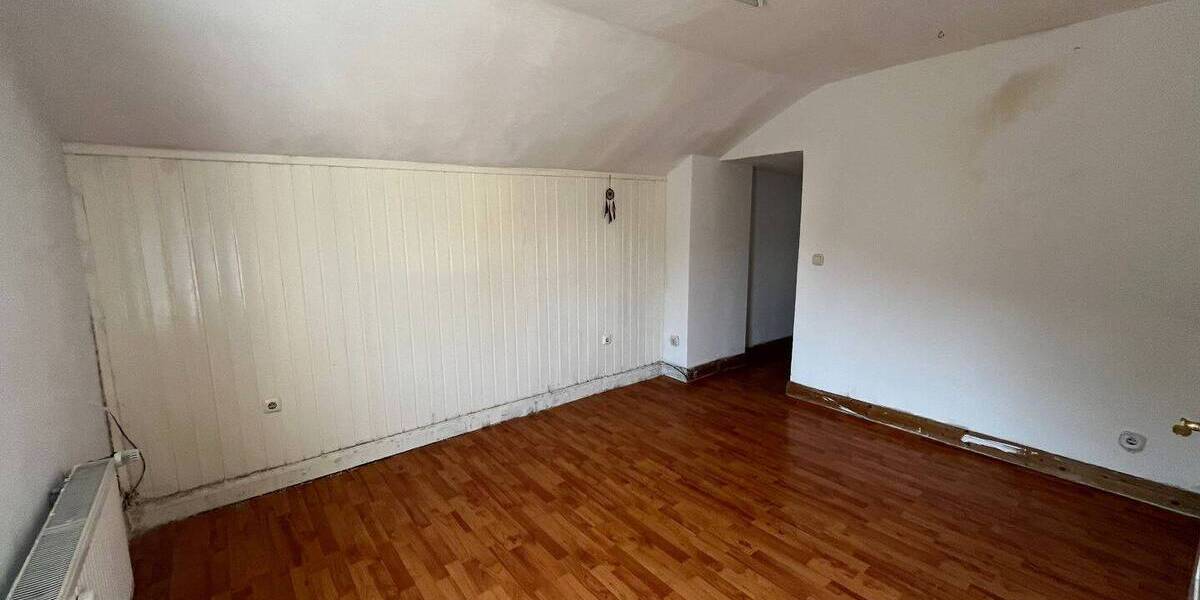Etagenwohnung Mülheim an der Ruhr Styrum - 5 Zimmer, 111 m&sup2;, 170.000&euro; | Angebot:23982409
