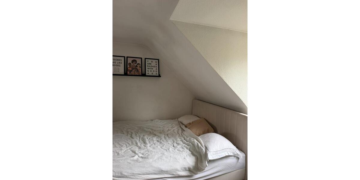 Dachgeschoßwohnung Essen Stadtbezirk IV - 3 Zimmer, 80 m&sup2;, 830&euro; | Angebot:27627064