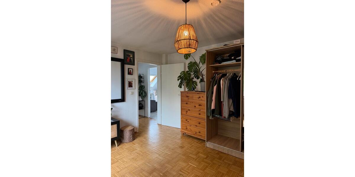 Dachgeschoßwohnung Essen Stadtbezirk IV - 3 Zimmer, 80 m&sup2;, 830&euro; | Angebot:27627064