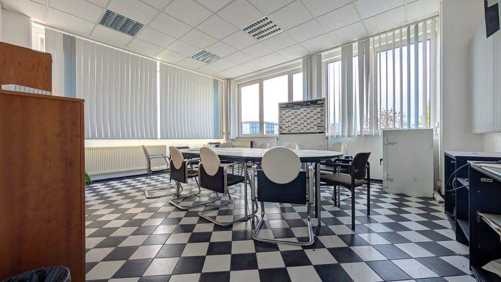 Produktionsgebäude mit Lager- und Büroflächen in bester Lage von Velbert zimmer