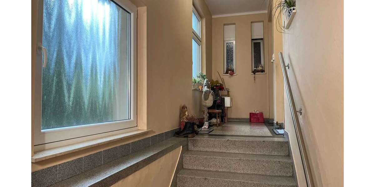 Lukratives Wohn-& Geschäftshaus mit 8 Whg, 3 Gewerben und 2 Keller Lagerflächen + Antenne in Bochum 43 zimmer