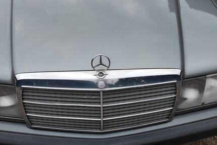 Mercedes-Benz 190 282.000 km 5.300 € Duisburg 47199