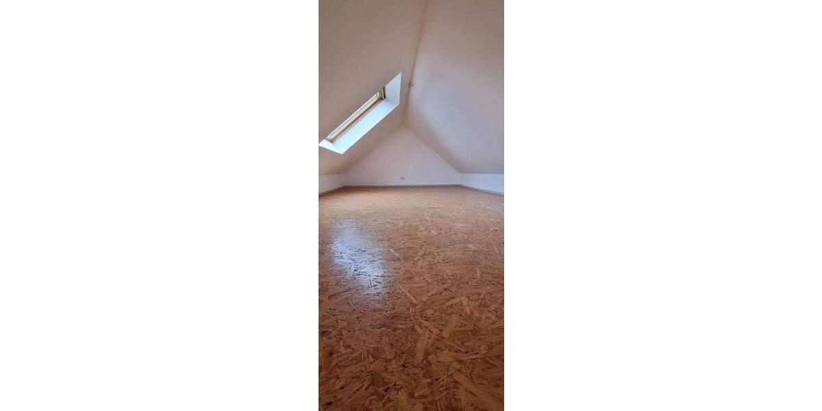 Etagenwohnung Oberhausen Sterkrade-Mitte - 3 Zimmer, 90 m&sup2;, 680&euro; | Angebot:26920815