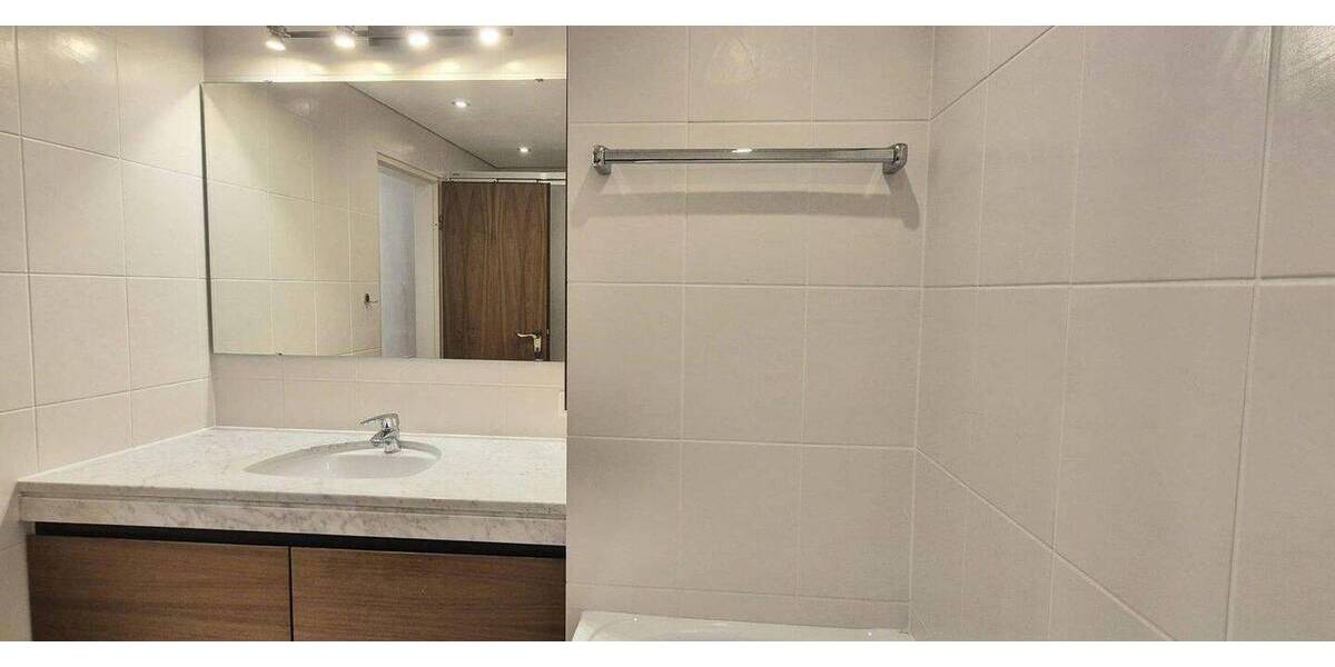 Etagenwohnung Essen Stadtwald - 2 Zimmer, 70 m&sup2;, 222.000&euro; | Angebot:26128173