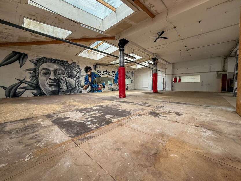 Halle in Wuppertal 1.200 € 241 m²
