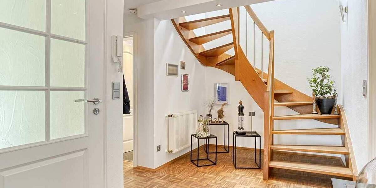 Großzügige Maisonettewohnung mit 900 m² Garten und Garage in Breitscheid 4 zimmer