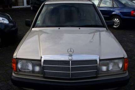 Mercedes-Benz 190 130.000 km 3.600 € Bottrop 46242