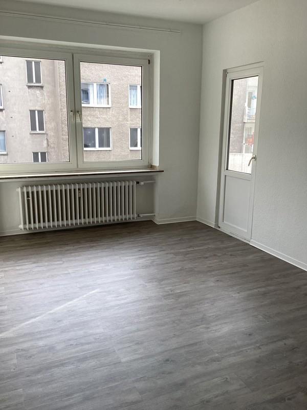 Auto? Unnötig! Mitten in der City: zentrale 4-Zimmer-Wohnung (keine Zahlung über das Jobcenter) zimmer