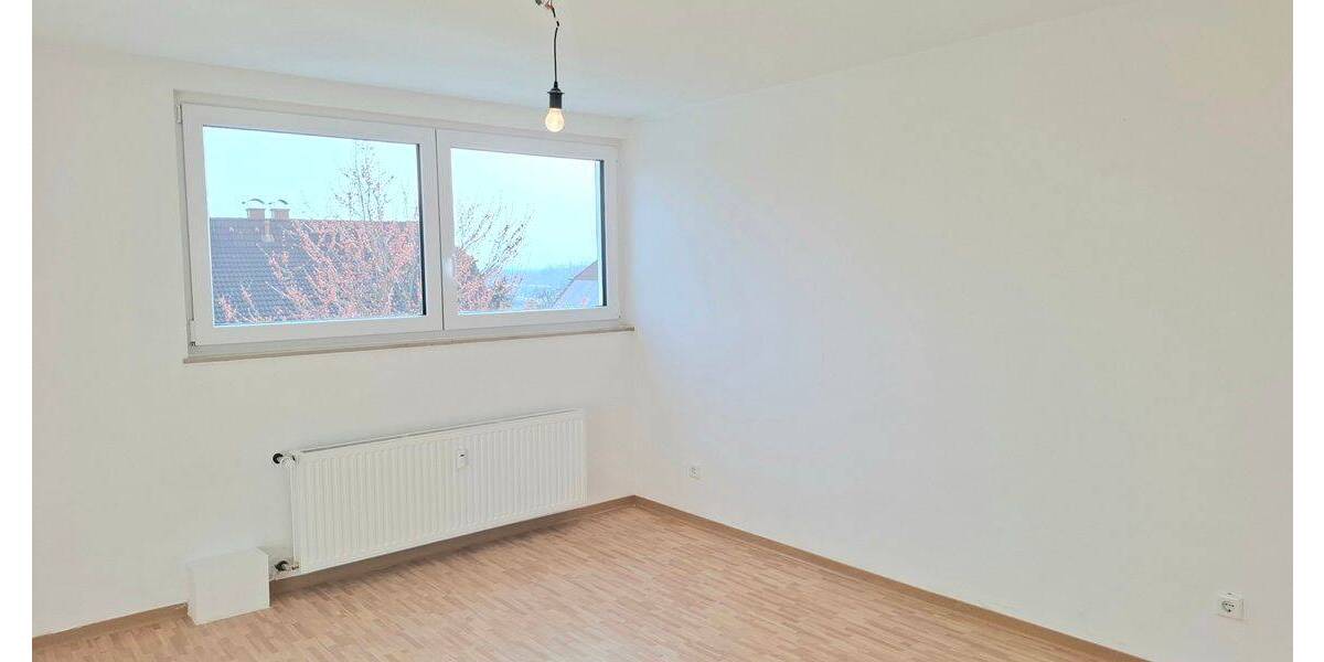 Recklinghausen-Suderwich! Renovierte, helle Dachgeschosswohnung in einem gepflegten Mehrfamilienhaus - Etagenwohnung Recklinghausen Suderwich | Angebot:25959739