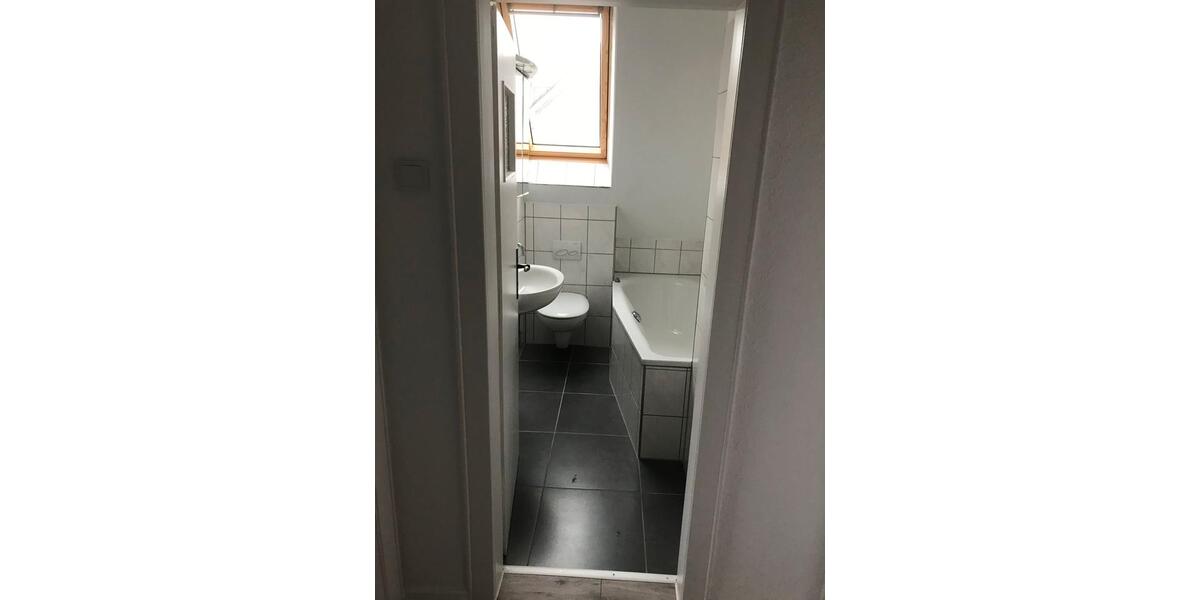 Dachgeschoßwohnung Oberhausen Biefang - 3.5 Zimmer, 65 m&sup2;, 740&euro; | Angebot:25404156