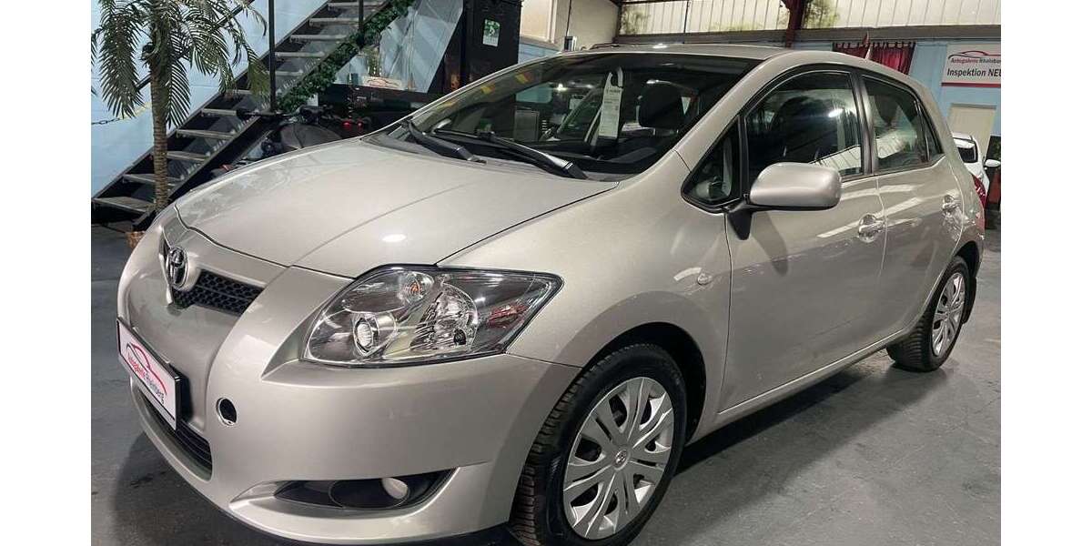 Toyota Auris 99.000 km 4.990 &euro; Rheinberg 47495