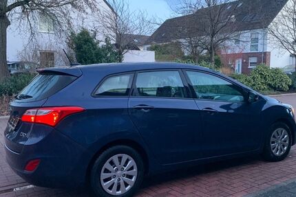 Hyundai i30 94.000 km 8.900 &euro; Bottrop 46244