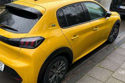 Peugeot 208 60.800 km 15.500 &euro; Essen, Stadt 45239