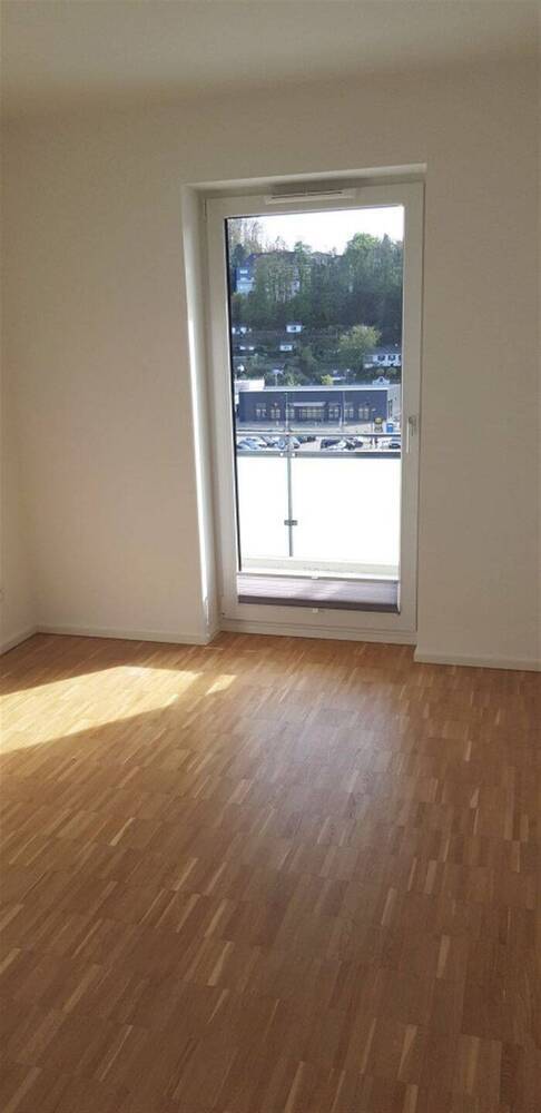 2 Zimmer Wohnung mit Süd-Balkon inkl. Nobilia EBK in Wuppertal - Uellendahl. Ideal für 1 Person.