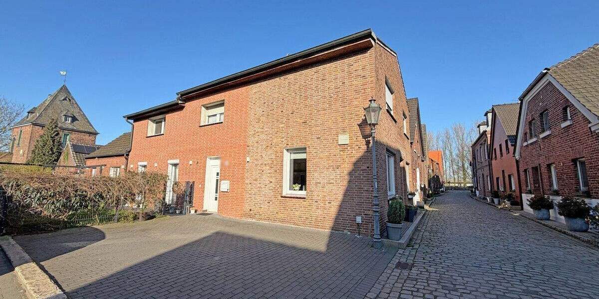 Einfamilienhaus Hünxe Krudenburg - 8 Zimmer, 246 m&sup2;, 550.000&euro; | Angebot:24858215