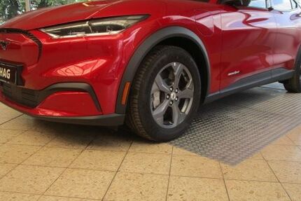 Ford Mustang Mach-E 28.990 km 35.990 € Gelsenkirchen 45881