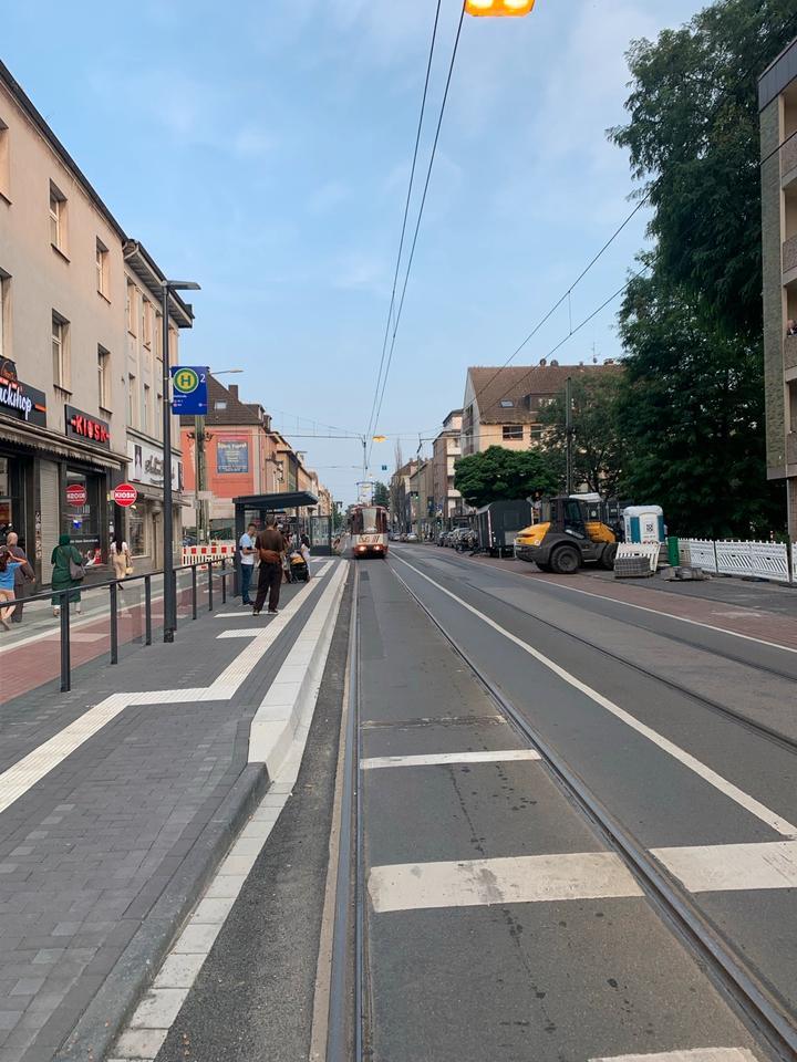 Sanierte zwei 2,5 Zimmer Wohnung mit Terrasse