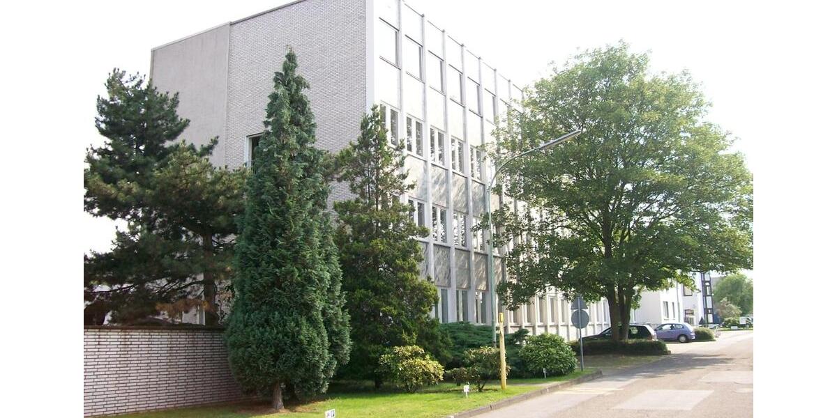 Heller Büroraum in großem Bürokomplex zu vermieten! zimmer