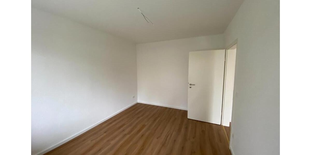Erdgeschoßwohnung Essen Stadtbezirk IV - 3.5 Zimmer, 75 m&sup2;, 1.125&euro; | Angebot:26355296