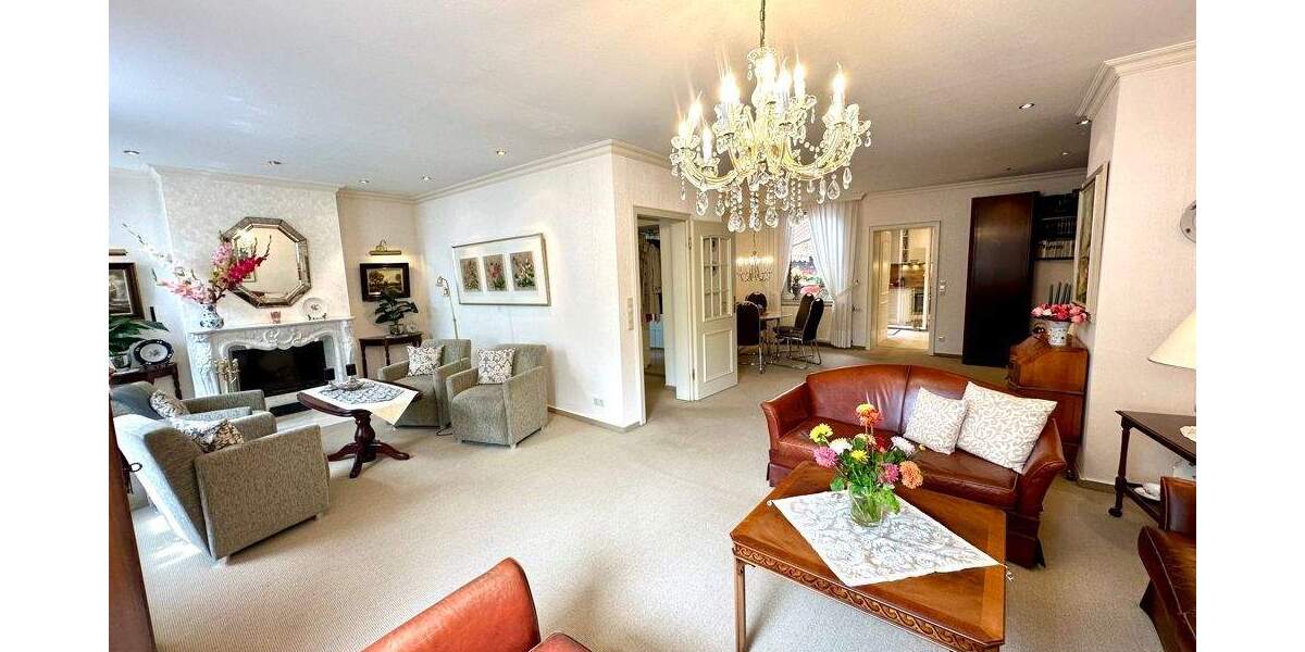 Modernisiertes Zweifamilienhaus mit großer Eigentümerwohnung in Alt-Hamborn! 6 zimmer