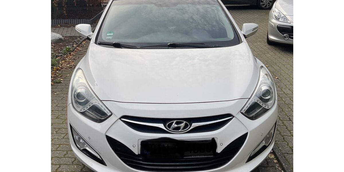 Hyundai i40 215.630 km 4.800 € Duisburg 47167