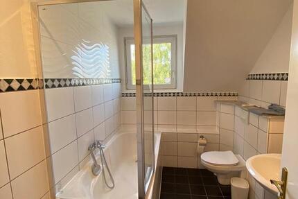 Schöne 4 Zimmer Wohnung möbliert im Herzen von Velbert 4 zimmer