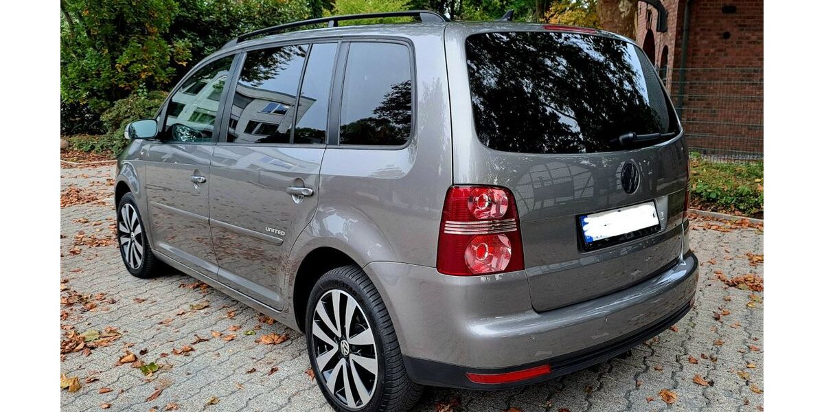 VW Touran 235.000 km 5.850 &euro; Witten 58456