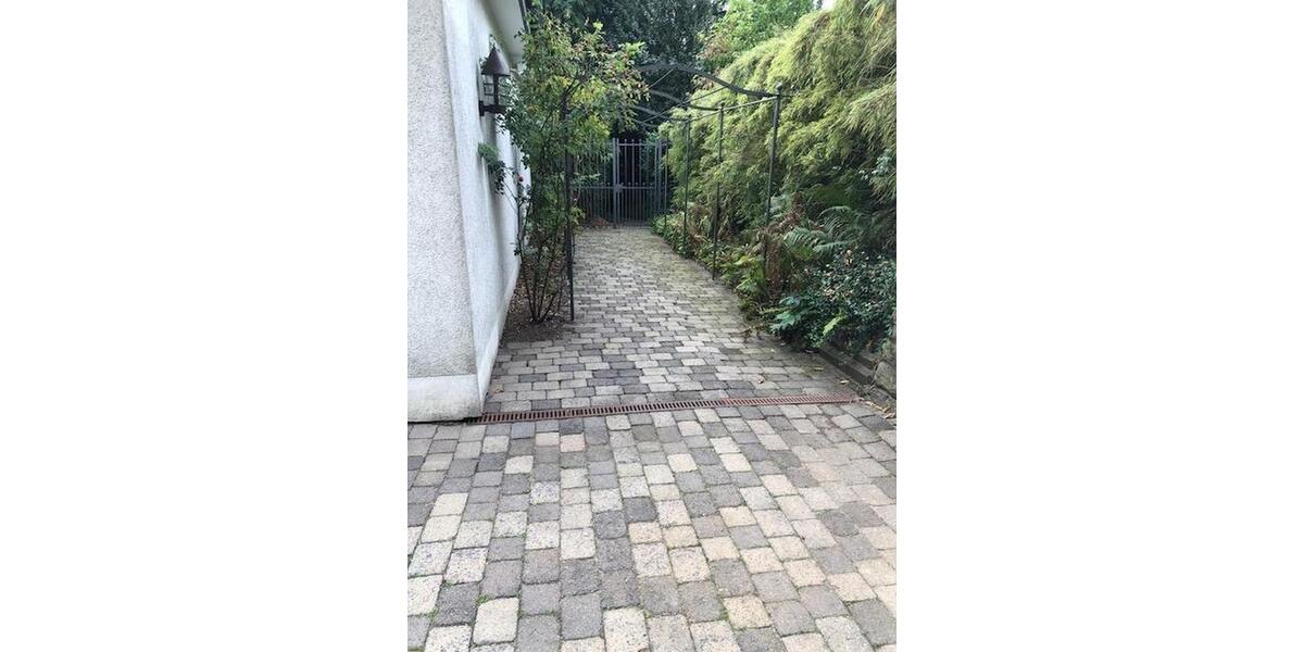 Einfamilienhaus Witten - 8 Zimmer, 250 m&sup2;, 2.000&euro; | Angebot:25392381