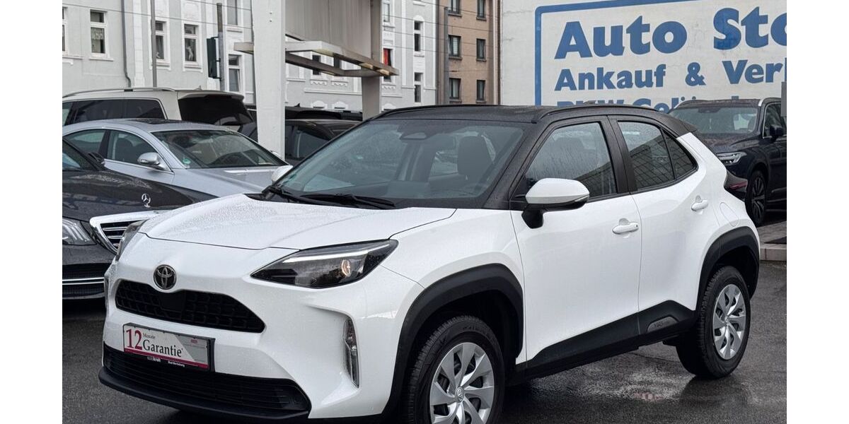 Toyota Yaris 23.057 km 22.800 &euro; Oberhausen 46045