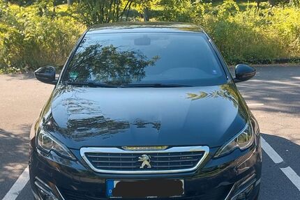 Peugeot 308 155.000 km 8.700 &euro; Oberhausen 46145