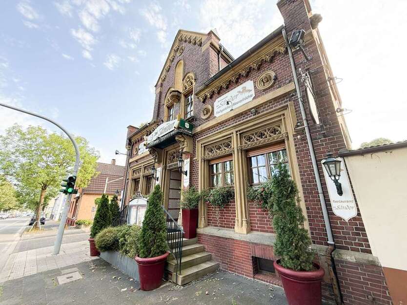 Haus zum Kaufen in Castrop-Rauxel 449.000 € 735 m²