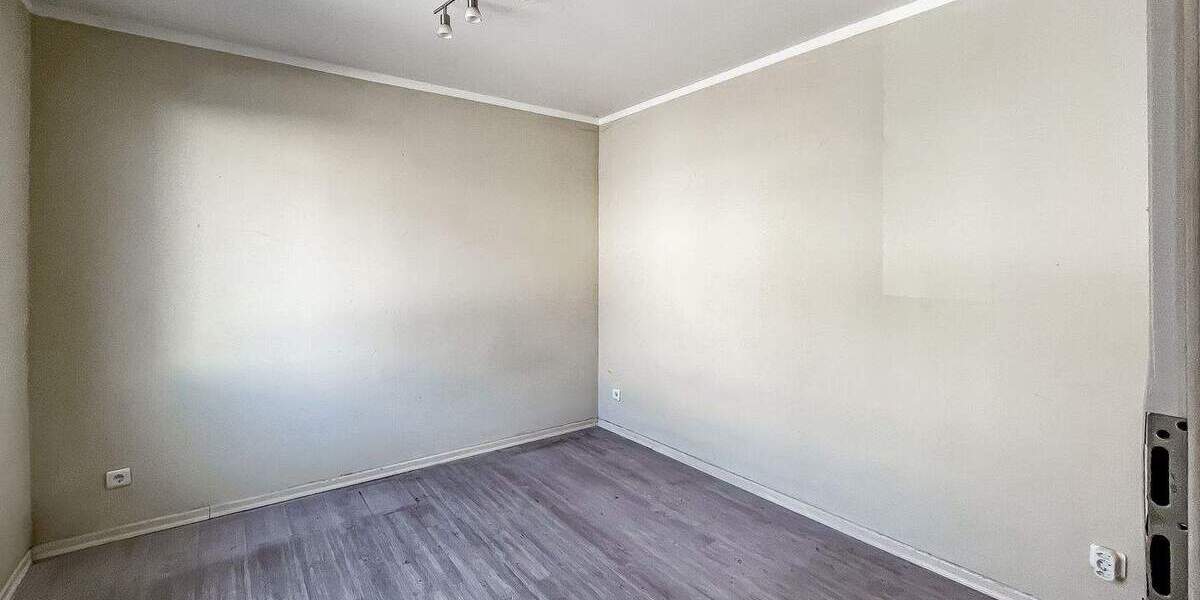 6 Wohnungen - 10 Garagen - 4 Stellplätze - 5 Balkone 2 zimmer