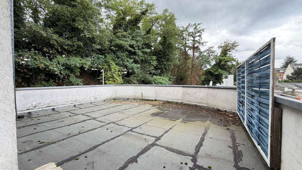 Dreifamilienhaus in Oberhausen-Lirich mit Garten, Dachterrasse und 296 m² Bauland inklusive - Mehrfamilienhaus, Wohnhaus Oberhausen Alstaden | Angebot:27493794