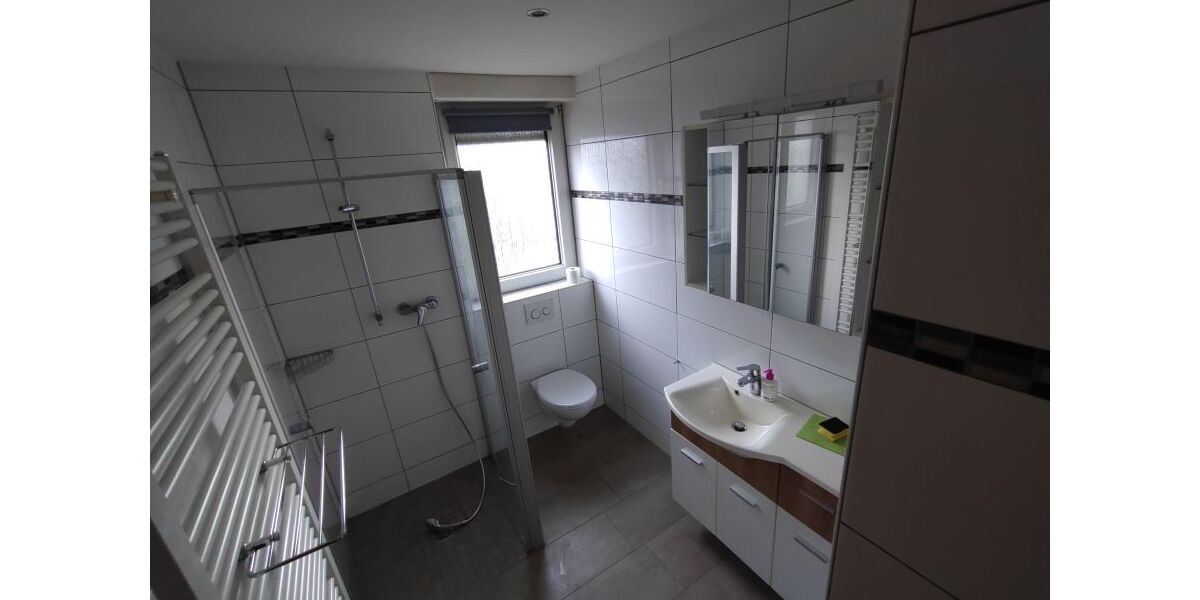 Provisionsfrei* Geräumiges, solides 2-FH mit Keller in Top Lage !!! - Zweifamilienhaus Wesel Obrighoven-Lackhausen | Angebot:25566115