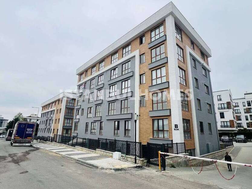 Wohnung zum Kaufen in Çekmeköy 160.000 € 77 m²