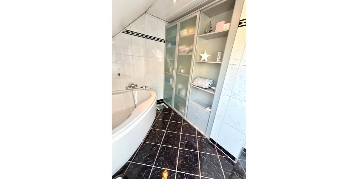 Einfamilienhaus Hünxe - 6 Zimmer, 250 m&sup2;, 1.190.000&euro; | Angebot:27142607