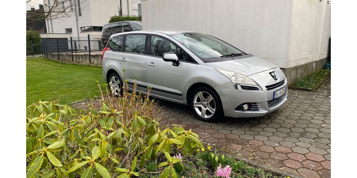 Peugeot 5008 200.000 km 5.300 &euro; Bochum 44892