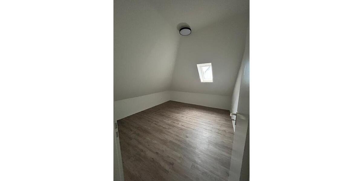 Dachgeschoßwohnung Recklinghausen Berghausen - 4.5 Zimmer, 81 m&sup2;, 1.050&euro; | Angebot:24549453