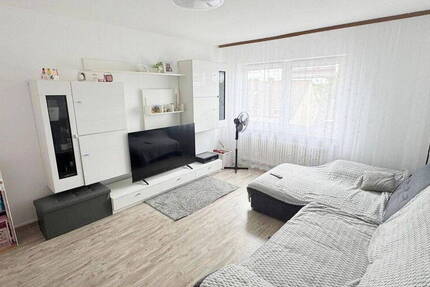 Gemütliche renovierte 3,5 Zimmer Wohnung mit Balkon in Erle