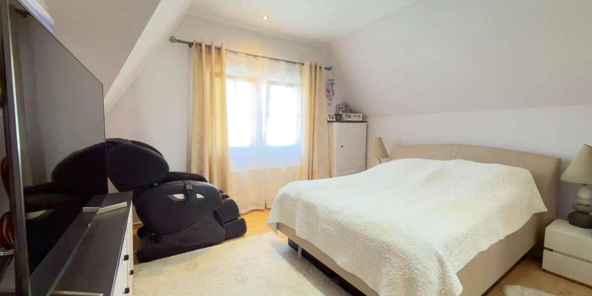 Rheinendhaus - Sanierte Perle mit Sauna, Klima und großem Garten - Reihenendhaus Duisburg Hamborn | Angebot:27360439