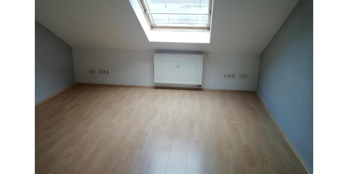 Dachgeschoßwohnung Oberhausen Alt-Oberhausen - 3 Zimmer, 72 m&sup2;, 450&euro; | Angebot:25443967